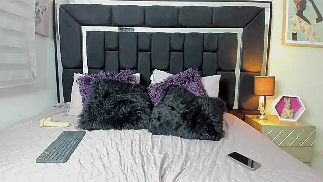 Tiana moon online show from 06-17-26, 02:33