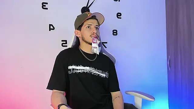 Snapshot of Nathan--Ferrara chatting on 04-08-26, 01:01 Nathan--Ferrara online show from 04-08-26, 01:01