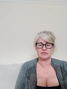 FlirtyFleur-x online show from 04-05-26, 02:46