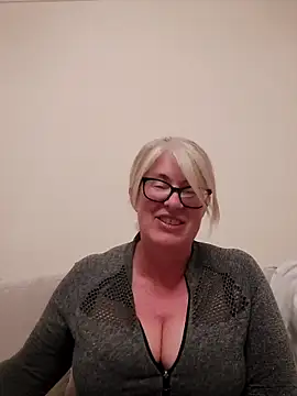 FlirtyFleur-x online show from 04-02-26, 09:10