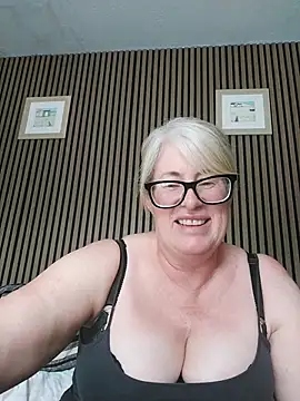 FlirtyFleur-x online show from 05-29-26, 03:07