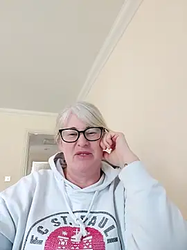 FlirtyFleur-x online show from 03-31-26, 10:06