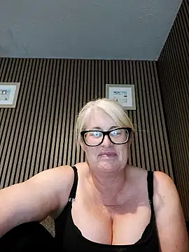 FlirtyFleur-x online show from 06-07-26, 12:54