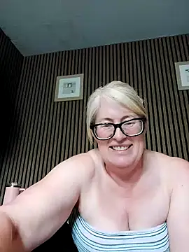 FlirtyFleur-x online show from 06-08-26, 08:37