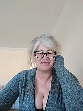FlirtyFleur-x online show from 04-02-26, 07:04