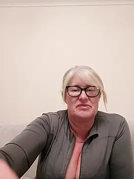 FlirtyFleur-x online show from 04-04-26, 07:53
