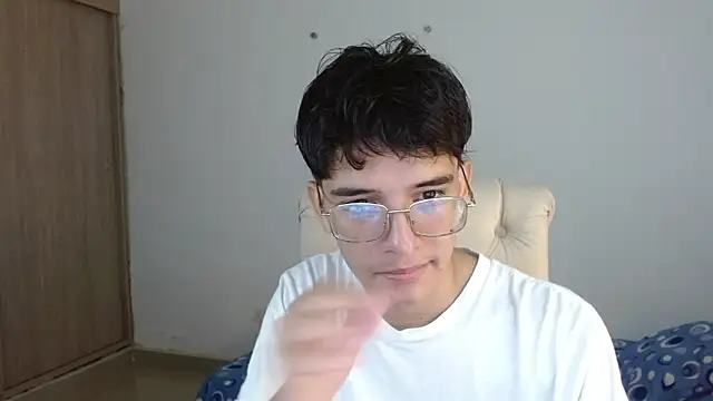 noah millerx online show from 06-25-26, 07:52