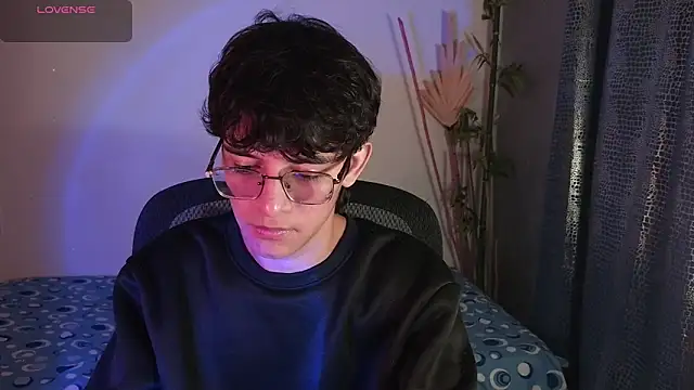 Snapshot of noah_millerx chatting on 03-01-26, 03:50 noah millerx online show from 03-01-26, 03:50