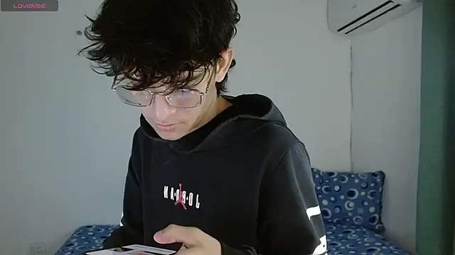 noah millerx online show from 05-05-26, 03:42