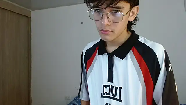 noah millerx online show from 06-18-26, 07:52