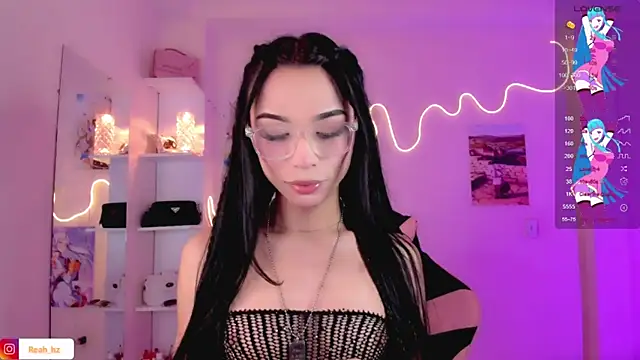 IamAndrea01 online show from 05-17-26, 07:52