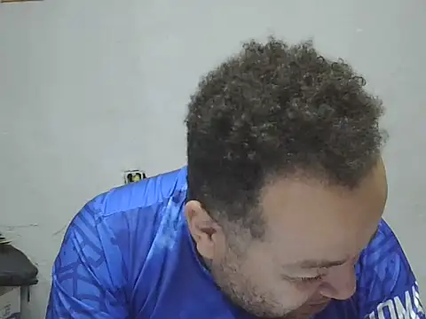 Snapshot of UrsoBissexualPauGrosso chatting on 04-01-26, 06:05 UrsoBissexualPauGrosso online show from 04-01-26, 06:05