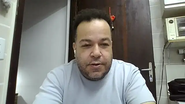 Snapshot of UrsoBissexualPauGrosso chatting on 05-27-26, 07:54 UrsoBissexualPauGrosso online show from 05-27-26, 07:54