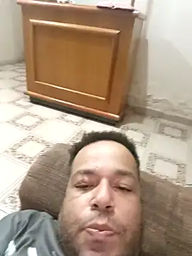 Snapshot of UrsoBissexualPauGrosso chatting on 03-28-26, 10:11 UrsoBissexualPauGrosso online show from 03-28-26, 10:11