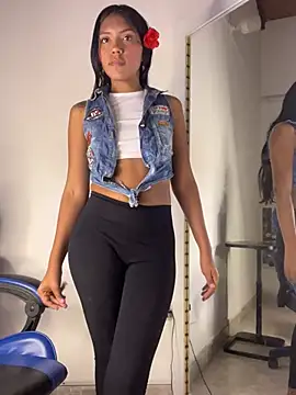 Maddie 7 online show from 03-17-26, 02:47