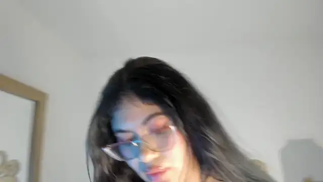 daphne aris online show from 03-11-26, 04:28