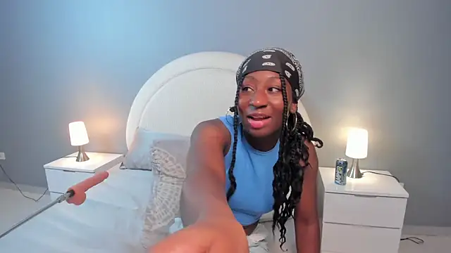 zoepinkett online show from 04-04-26, 03:35