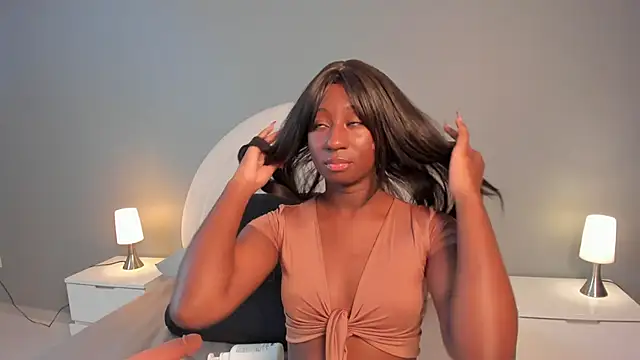 zoepinkett online show from 04-22-26, 03:57