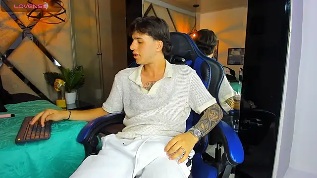 EXCLUSIVE8 online show from 04-18-26, 04:59