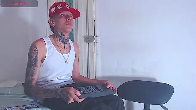 Snapshot of gabriel_reyes21 chatting on 08-01-26, 11:47 gabriel reyes21 online show from 08-01-26, 11:47