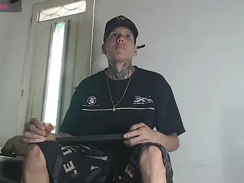 Snapshot of gabriel_reyes21 chatting on 07-03-26, 12:33 gabriel reyes21 online show from 07-03-26, 12:33