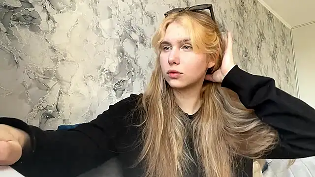 ShariLappas online show from 03-12-26, 01:04