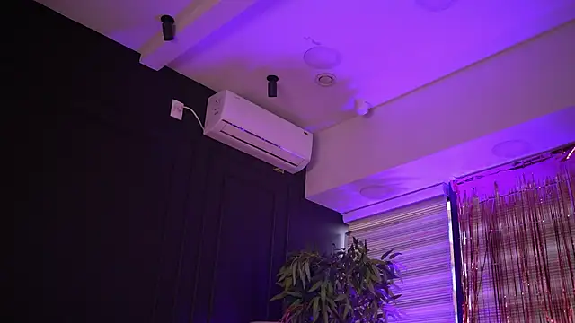 Snapshot of AlessiaNoire chatting on 06-26-26, 05:19 AlessiaNoire online show from 06-26-26, 05:19
