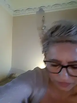 LunaBlaise online show from 05-26-26, 06:22