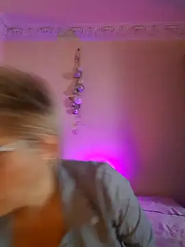 LunaBlaise online show from 04-12-26, 07:11