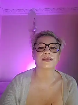 LunaBlaise online show from 04-02-26, 07:48