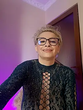 LunaBlaise online show from 05-16-26, 06:45