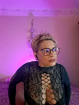 LunaBlaise online show from 04-18-26, 06:38