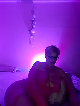 LunaBlaise online show from 06-21-26, 07:52