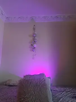 LunaBlaise online show from 05-05-26, 07:33