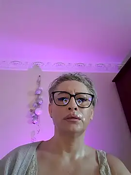 LunaBlaise online show from 05-07-26, 07:12