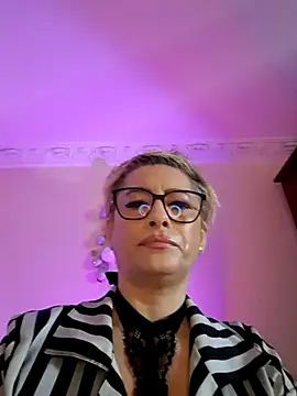 LunaBlaise online show from 04-24-26, 06:04