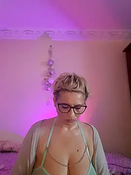 LunaBlaise online show from 04-25-26, 07:11
