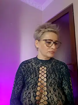LunaBlaise online show from 05-16-26, 06:23