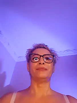 LunaBlaise online show from 03-19-26, 06:46