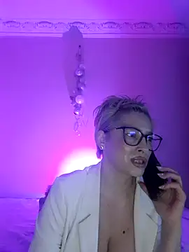 LunaBlaise online show from 04-10-26, 04:47