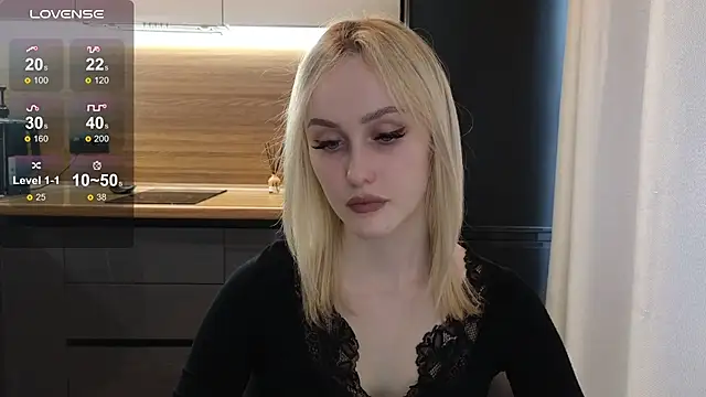 Snapshot of Bella_Villen chatting on 06-03-26, 11:22 Bella Villen online show from 06-03-26, 11:22