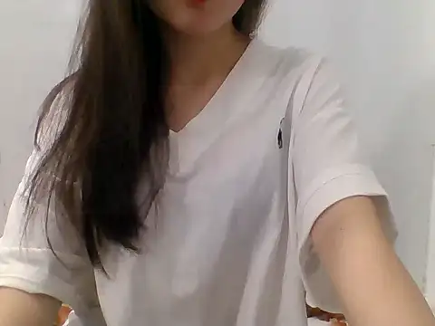 Snapshot of kiraa-007 chatting on 05-11-26, 02:45 kiraa-007 online show from 05-11-26, 02:45