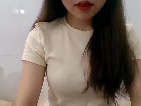 Snapshot of kiraa-007 chatting on 06-04-26, 02:00 kiraa-007 online show from 06-04-26, 02:00