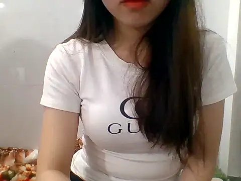 Snapshot of kiraa-007 chatting on 05-17-26, 02:39 kiraa-007 online show from 05-17-26, 02:39
