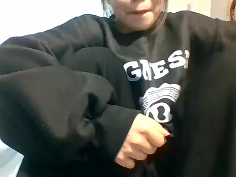 Snapshot of kiraa-007 chatting on 03-09-26, 12:20 kiraa-007 online show from 03-09-26, 12:20