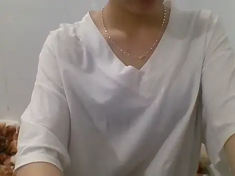 Snapshot of kiraa-007 chatting on 05-11-26, 01:01 kiraa-007 online show from 05-11-26, 01:01