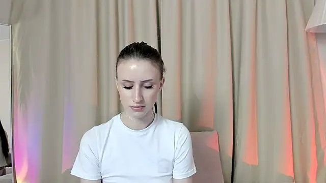 EllieRough online show from 04-19-26, 05:58