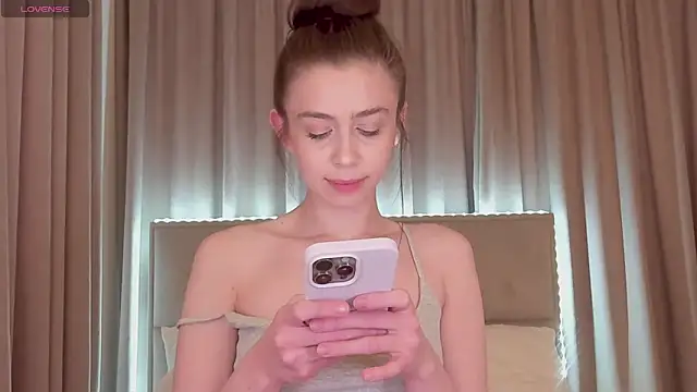 Nikalettaa online show from 04-21-26, 02:25