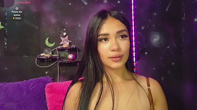 Snapshot of ValentinaRojass_ chatting on 05-14-26, 04:48 ValentinaRojass online show from 05-14-26, 04:48