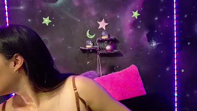 Snapshot of ValentinaRojass_ chatting on 06-03-26, 07:07 ValentinaRojass online show from 06-03-26, 07:07